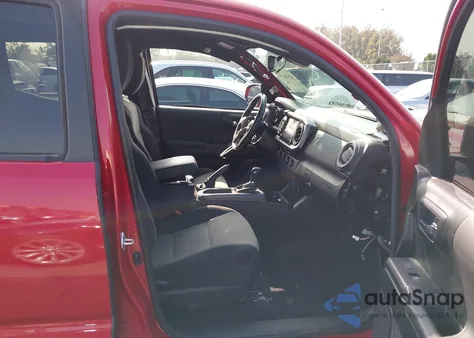 2022 Toyota Tacoma Trd Off Road z USA, uszkodzony, nr VIN 3TMDZ5BN8NM127516